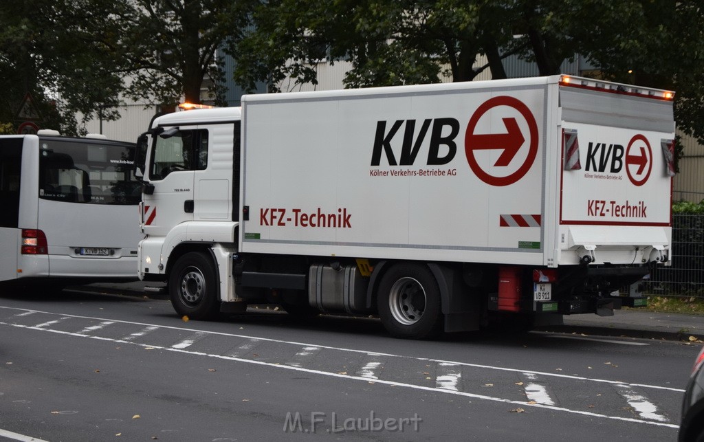 VU Bus Pkw Koeln Porz Gremberghoven Steinstr Konrad Adenauerstr P60.JPG - Miklos Laubert